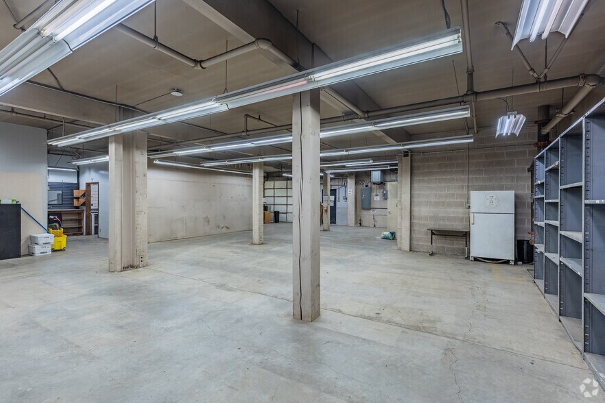 More Photos Of 6455 NE Columbia Blvd, Portland Warehouse For Lease