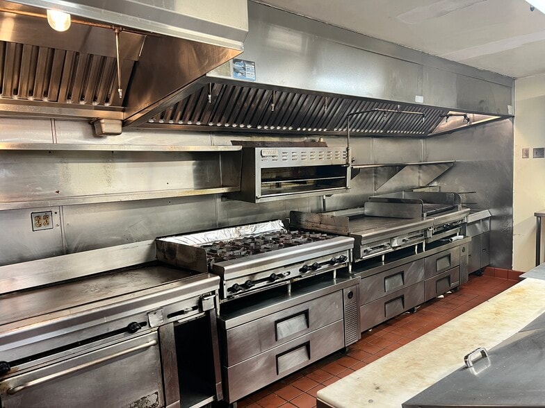 More Photos Of 1121-1139 4th St, San Rafael Storefront Retail Office For Lease