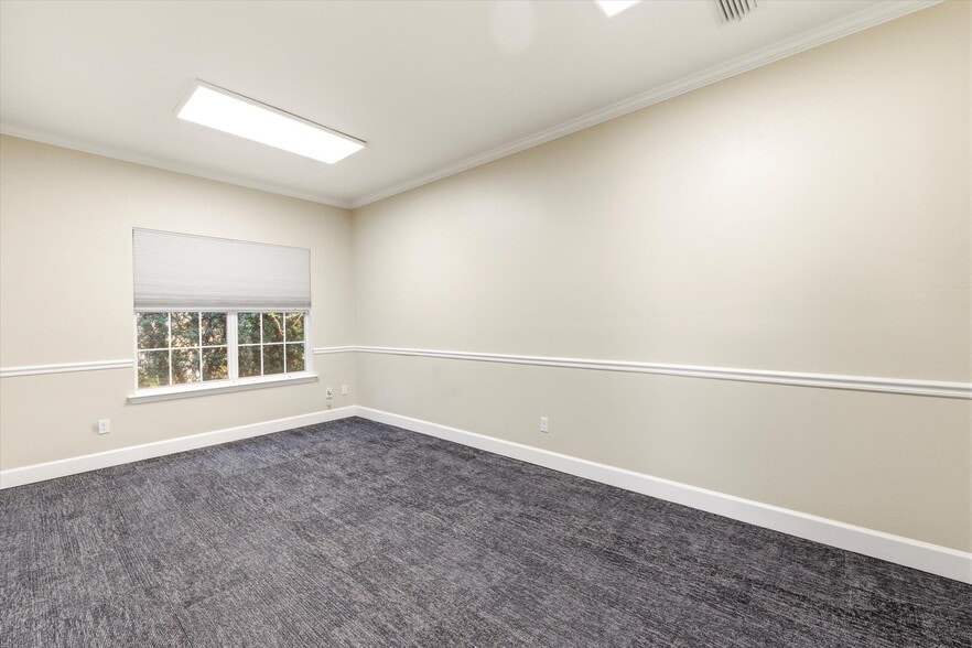 More Photos Of 1804 Miccosukee Commons Dr, Tallahassee Office For Sale