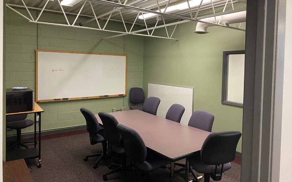 More Photos Of 125 N Prospect Ave, Itasca Flex For Sale