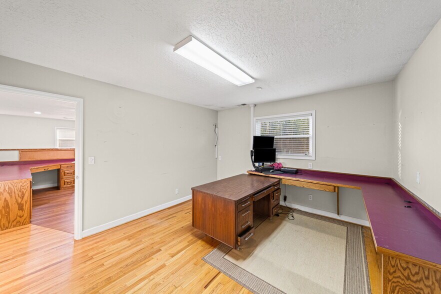 More Photos Of 125 Woodhaven Rd, North Wilkesboro Office For Sale