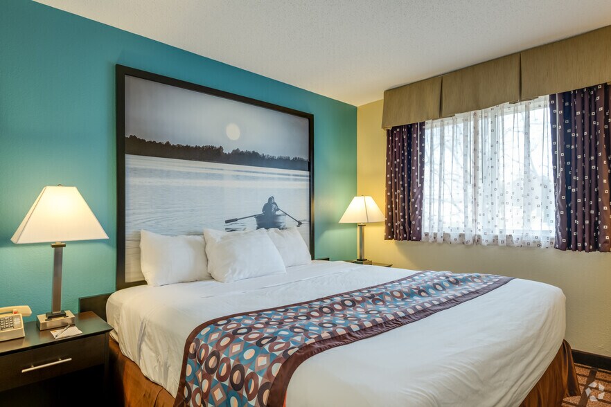 More Photos Of 917 E Milwaukee St, Whitewater Hotel For Sale