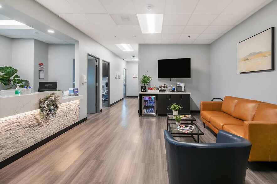 More Photos Of 27555 Ynez Rd, Temecula Medical For Lease