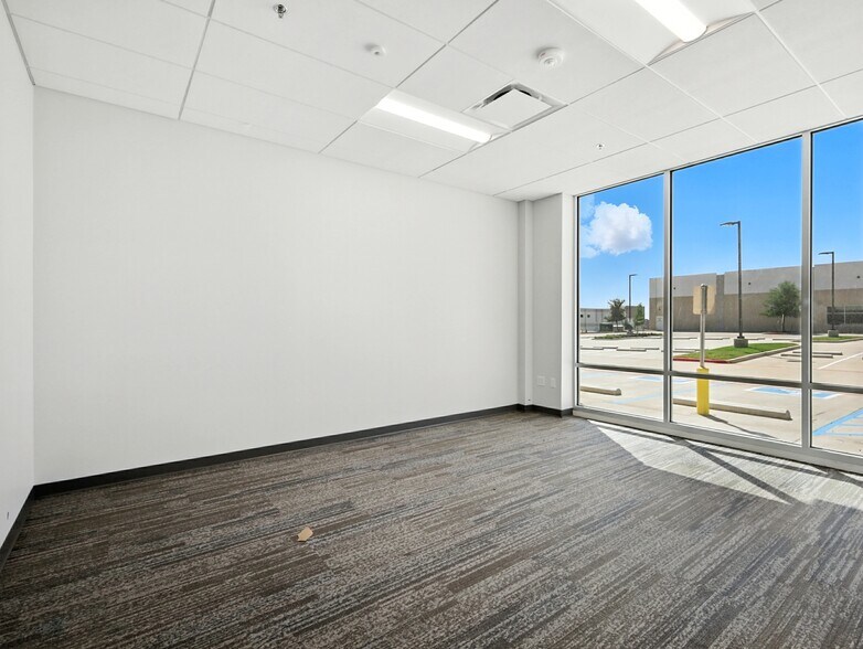 More Photos Of Lakeside & Gerault Pky, Flower Mound Unknown For Lease