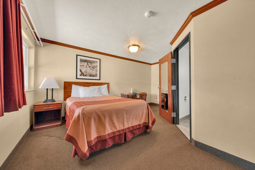 More Photos Of 625 E 1st St, Akron Hotel For Sale