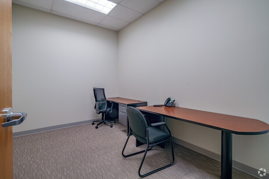 More Photos Of 10000 Rogers Run, San Antonio Office For Sale