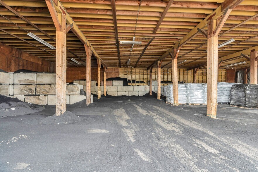 More Photos Of 33850 Industrial Ave, Abbotsford Warehouse For Sale