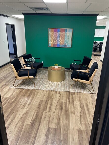 More Photos Of 3015 E Skelly Dr, Tulsa Medical For Lease