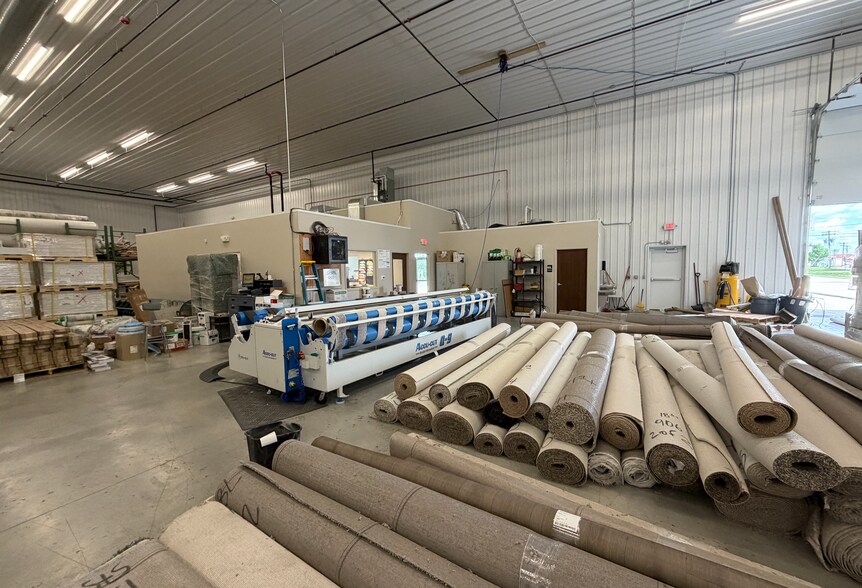 More Photos Of 1008 Wylie Dr, Bloomington Industrial For Sale