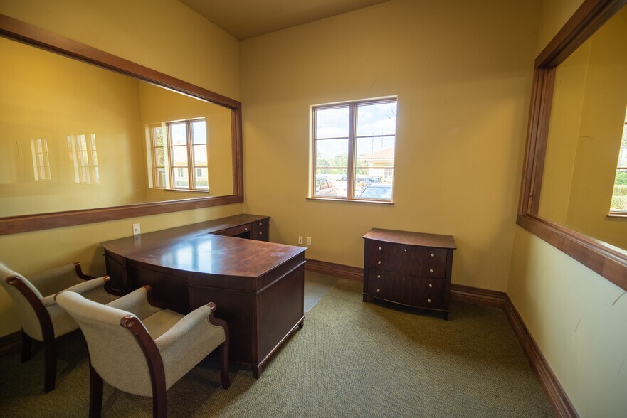 More Photos Of 2420 Brunello Trace, Lutz Office For Sale