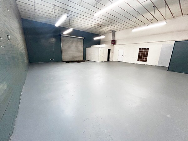 More Photos Of 107 S Ascarate St, El Paso Flex For Sale