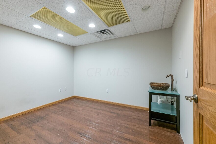 More Photos Of 1151 Bethel Rd, Columbus Medical For Lease