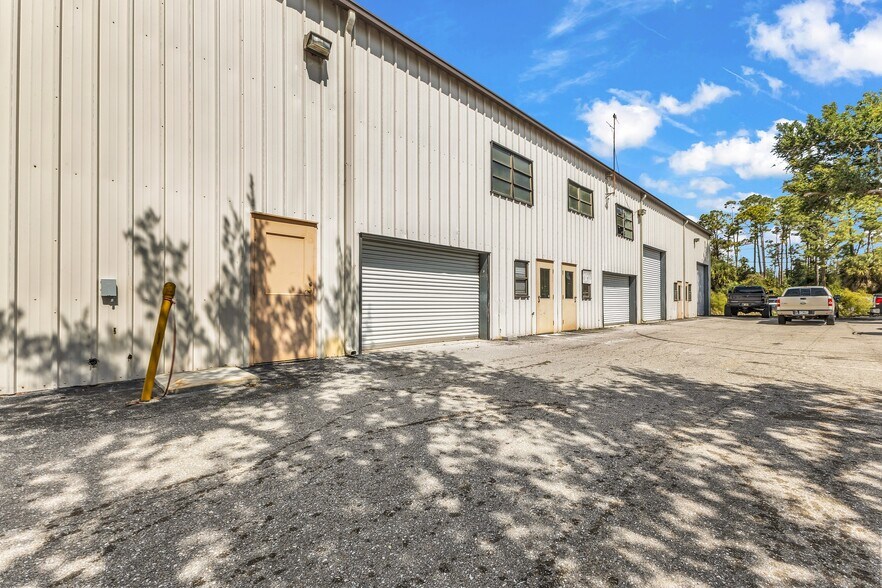 More Photos Of 18230 Paulson Dr, Port Charlotte Warehouse For Sale