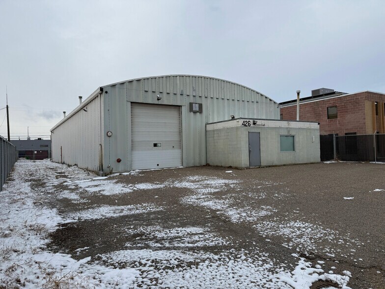 Primary Photo Of 426 10 St N, Lethbridge Warehouse For Sale