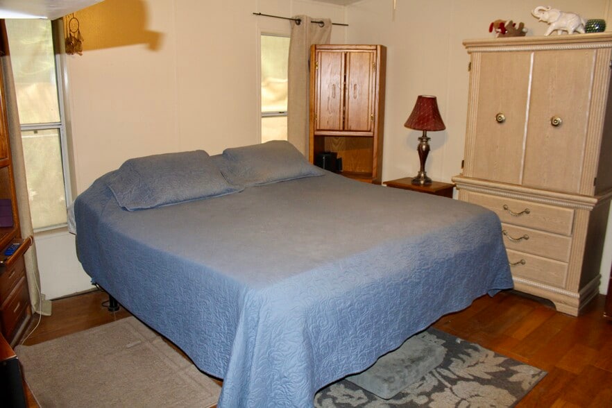 More Photos Of 15329 S Sunland Gin Rd, Arizona City Auto Repair For Sale