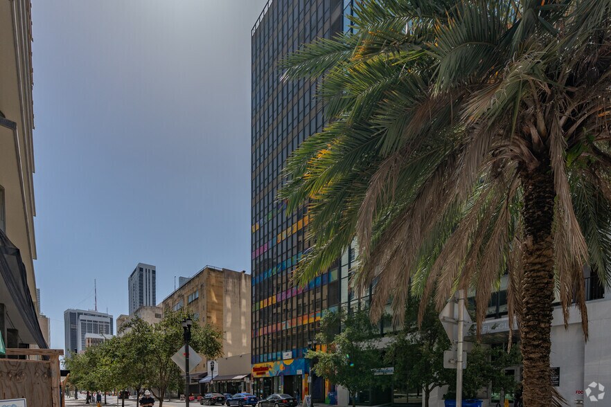 More Photos Of 24-28 W Flagler St, Miami Coworking Space