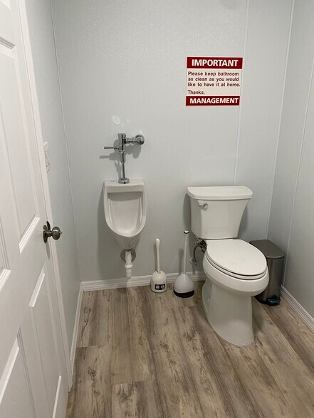 More Photos Of 743 Wesley Ave, Tarpon Springs Warehouse For Lease