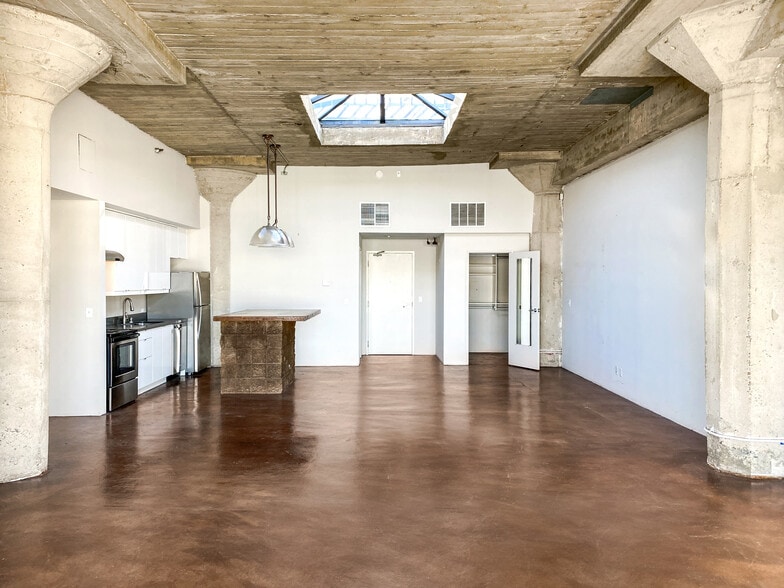 More Photos Of 310 5th Ave, San Diego Apartments For Lease