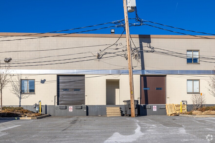 More Photos Of 155 New Boston St, Woburn Light Distribution For Lease