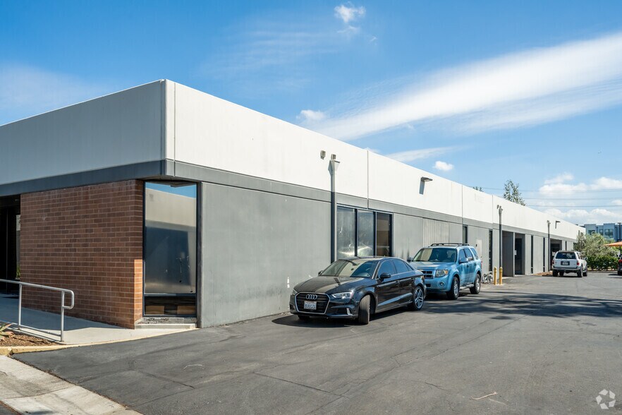 More Photos Of 18025 Sky Park Cir, Irvine Flex For Lease