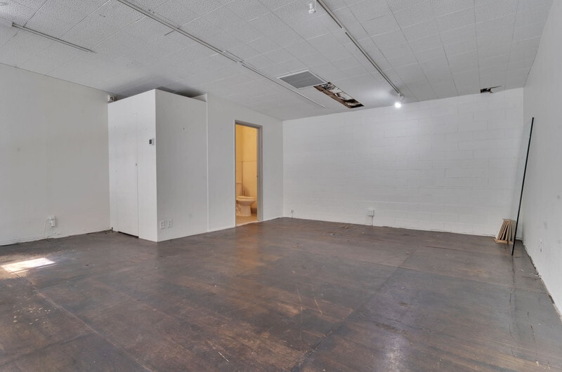 More Photos Of 462 S Palm Canyon Dr, Palm Springs Storefront Retail Office For Lease