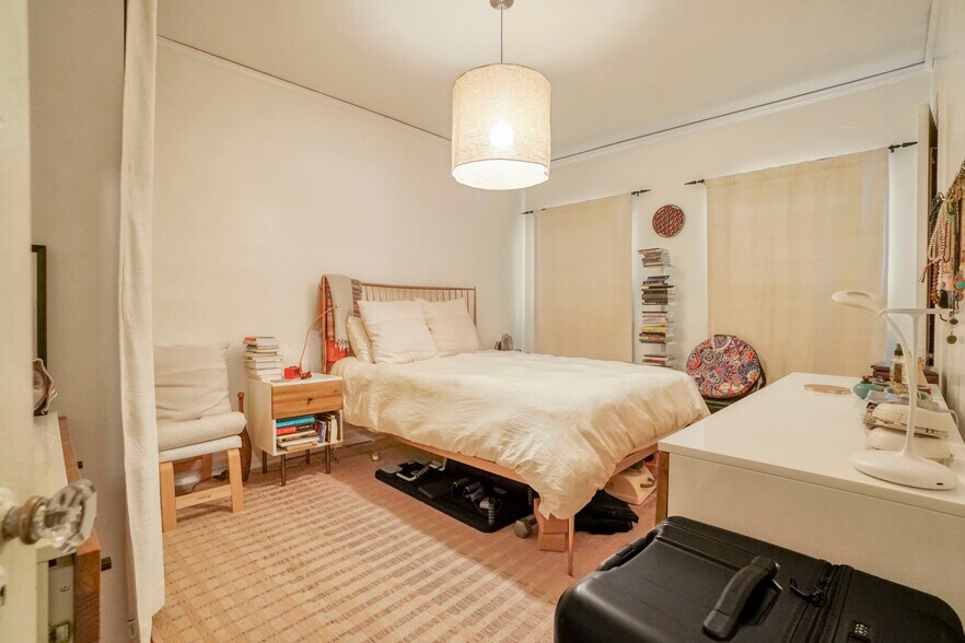 More Photos Of 2420 N Beachwood Dr, Los Angeles Multifamily For Sale