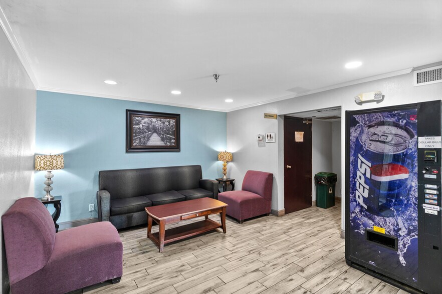 More Photos Of 155 Vulcan Rd, Birmingham Hotel For Sale