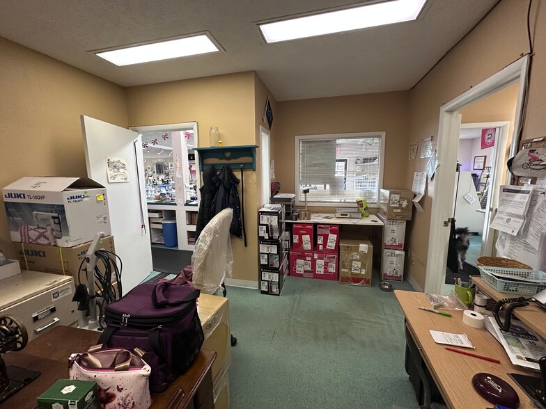 More Photos Of 966 W South Airport Rd, Traverse City Freestanding For Sale