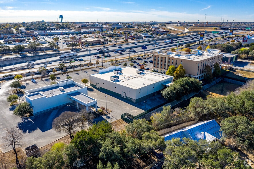 More Photos Of 14675 Interstate 35 N, Selma Freestanding For Lease