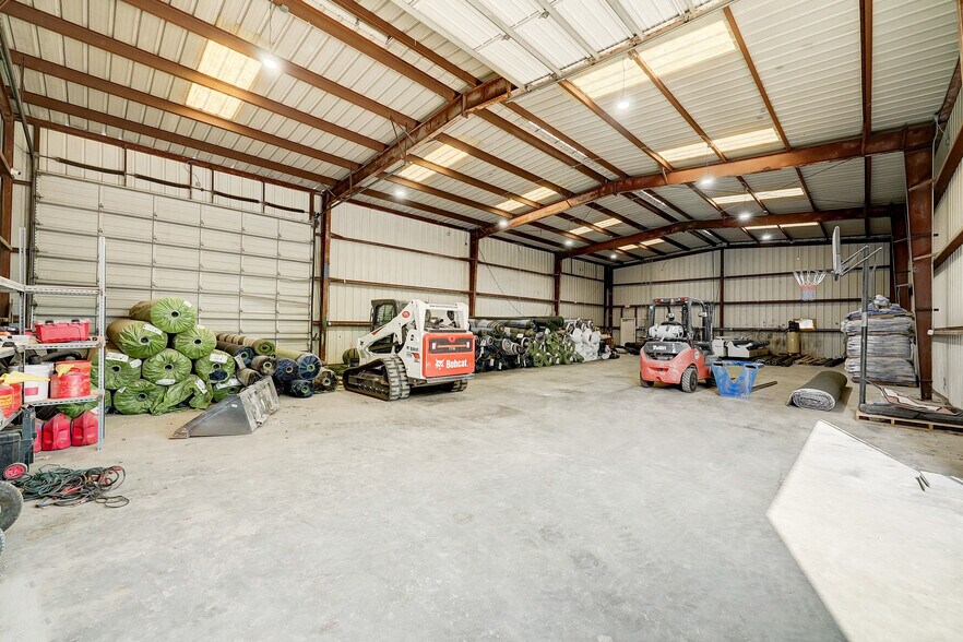 27022706 Collingsworth St, Houston, TX 77026 Warehouse For Sale