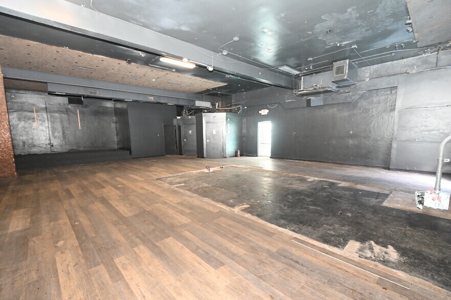 More Photos Of 47 W Amelia St, Orlando Bar For Sale