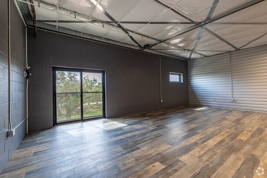 More Photos Of 15431 Fitzhugh Rd, Dripping Springs Unknown For Lease