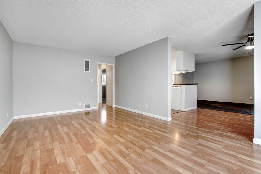 More Photos Of 3735 Mentone Ave, Los Angeles Apartments For Sale