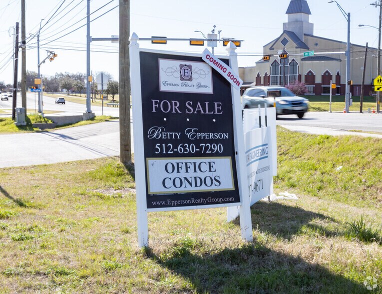 More Photos Of 105 Rex Kerwin Ct, Pflugerville Office For Sale