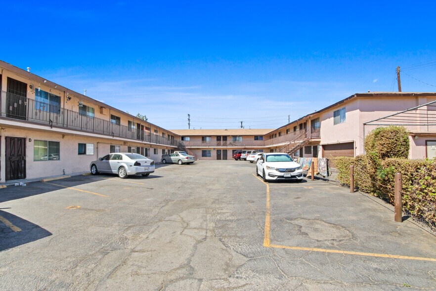 More Photos Of 5503-5509 Maywood Ave, Maywood Apartments For Sale