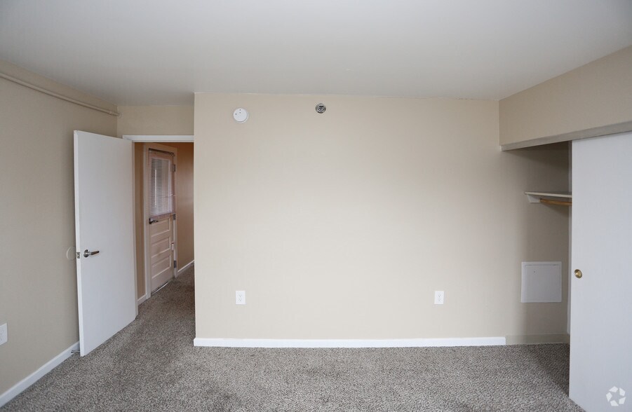 More Photos Of 550 Fletcher Ave, Indianapolis Apartments For Sale