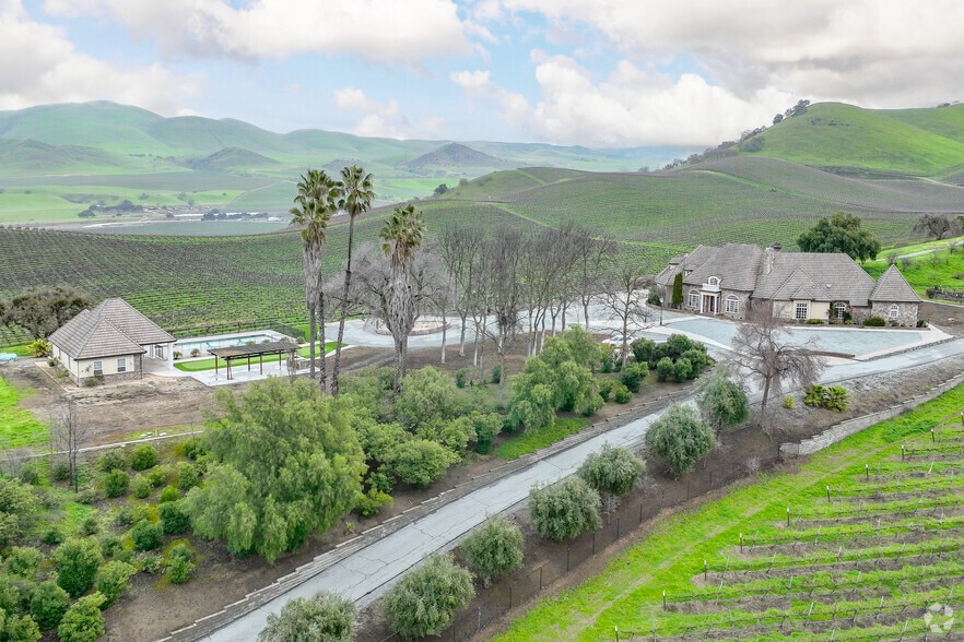 More Photos Of 12839 Airline Hwy, Paicines Winery Vineyard For Sale