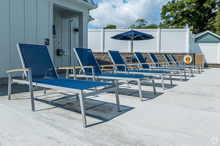 More Photos Of 800 Federal Rd, Brookfield Apartments For Lease