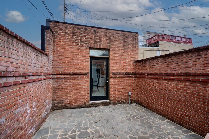 More Photos Of 3211 Eastern Ave, Baltimore Office For Lease