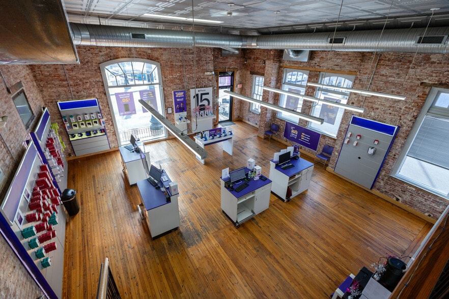 More Photos Of 300-304 E Diamond Ave, Gaithersburg Storefront For Sale