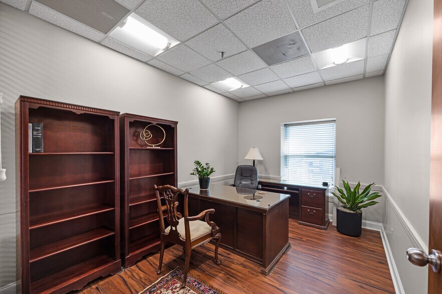 More Photos Of 116 N Church St, Jackson Office For Lease