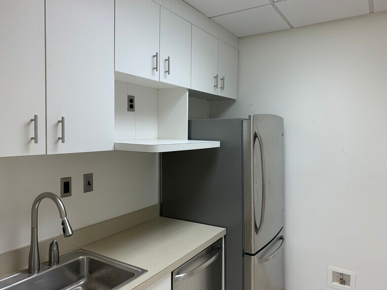 More Photos Of 1819 L St NW, Washington Loft Creative Space For Lease