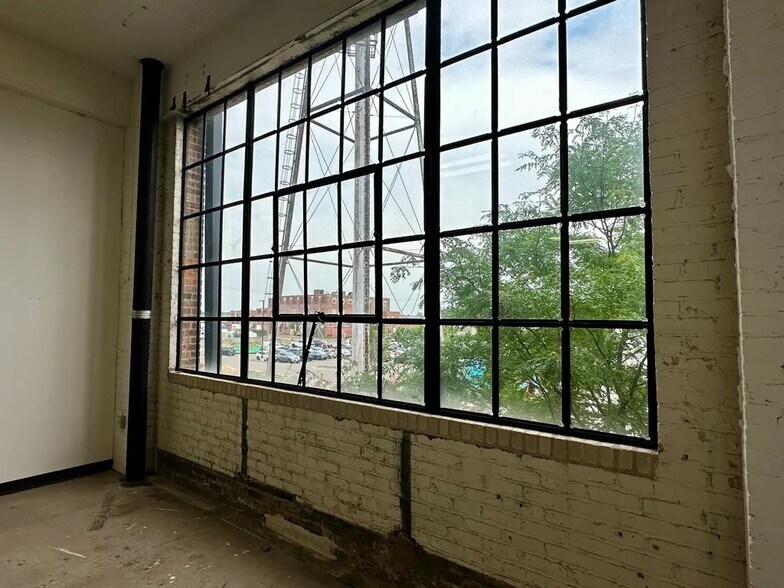 More Photos Of 550 Vandalia St, Saint Paul Loft Creative Space For Lease
