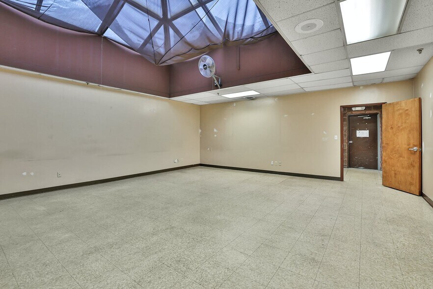 More Photos Of 50 Snake Hill Rd, West Nyack Warehouse For Lease
