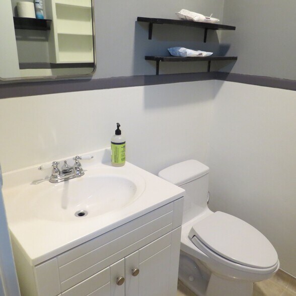 More Photos Of 1601-1605 Victory Blvd, Glendale Loft Creative Space For Sale