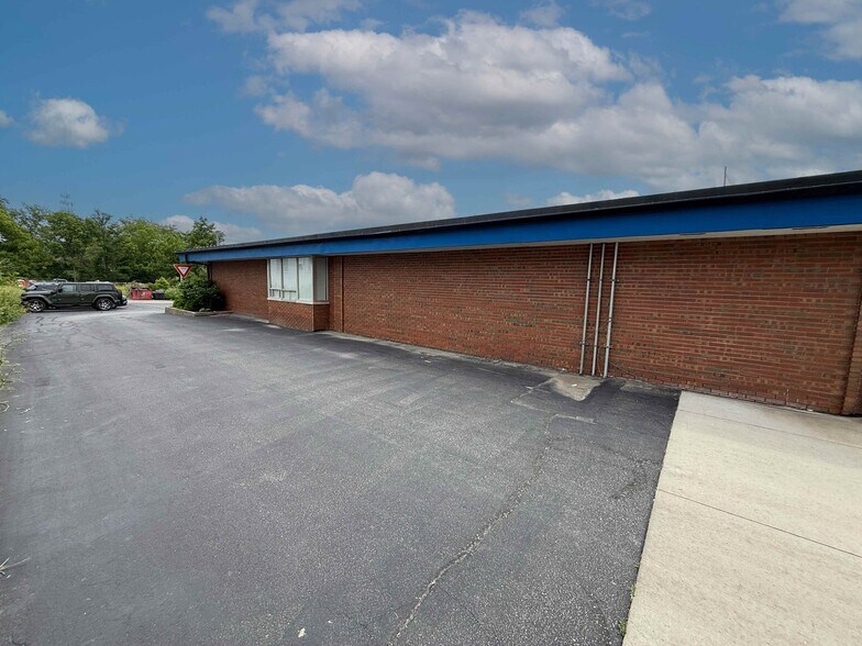 More Photos Of 3223 1st Ave SE, Cedar Rapids Medical For Sale