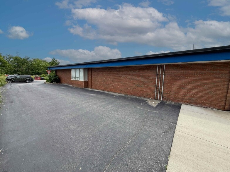 More Photos Of 3223 1st Ave SE, Cedar Rapids Medical For Sale