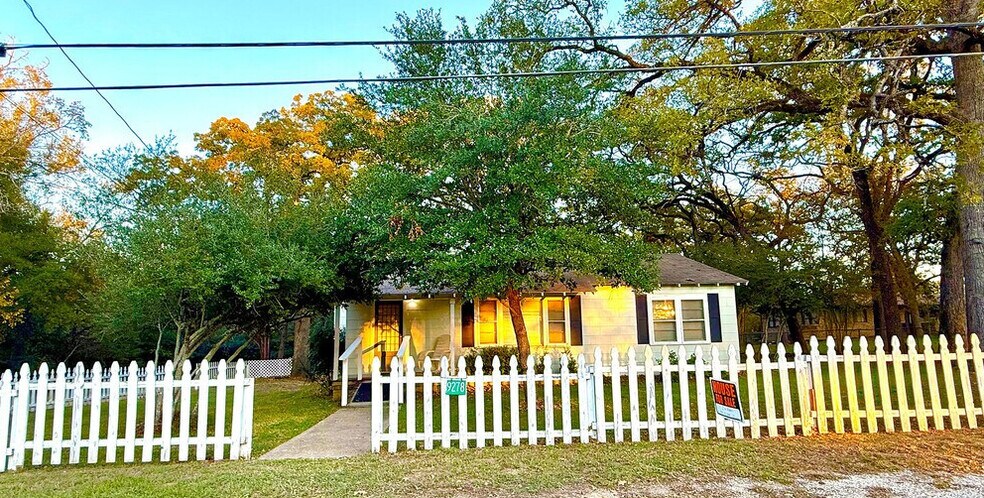 More Photos Of 9278 N Highway 77, Lexington Flex For Sale