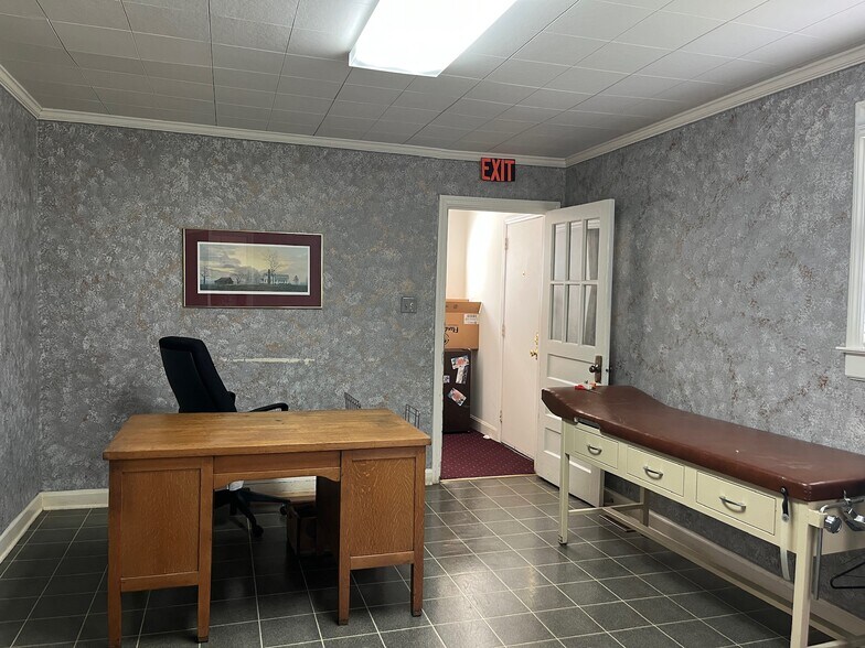 More Photos Of 202 Memorial Dr, Greer Medical For Sale