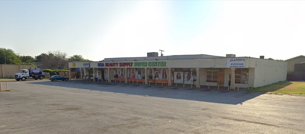 More Photos Of 8108 S Polk St, Dallas Freestanding For Lease